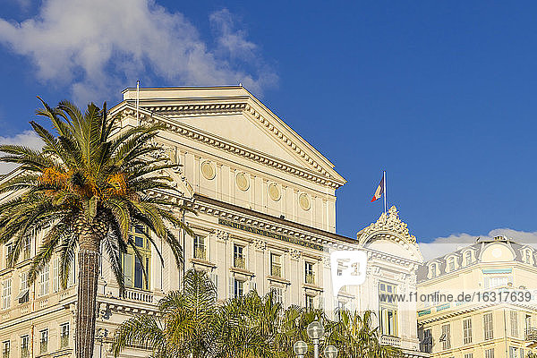 Fassade des Opernhauses an der Promenade des Anglais  Nizza  Alpes Maritimes  Côte d'Azur  Französische Riviera  Provence  Frankreich  Europa