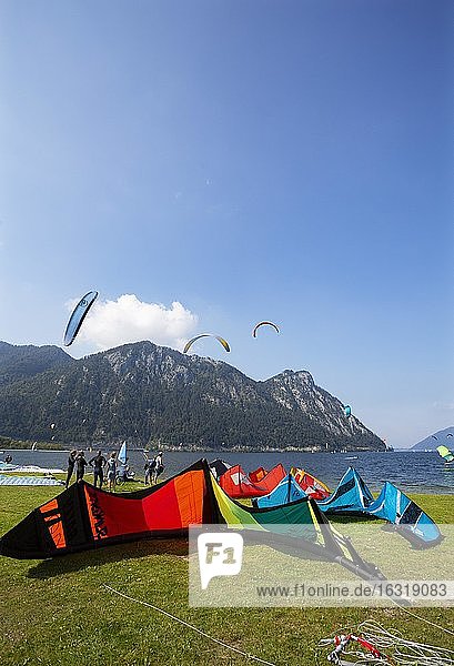 Kitesurfer at Lake Lake Traun in Ebensee  Salzkammergut  Upper Austria  Austria  Europe