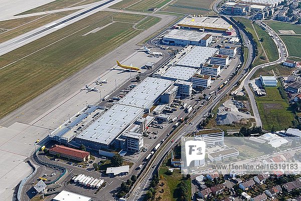 Übersicht Flughafen Stuttgart (STR) in Deutschland mit der Luftfracht Cargo Frachtbereich  Stuttgart  Deutschland  Europa