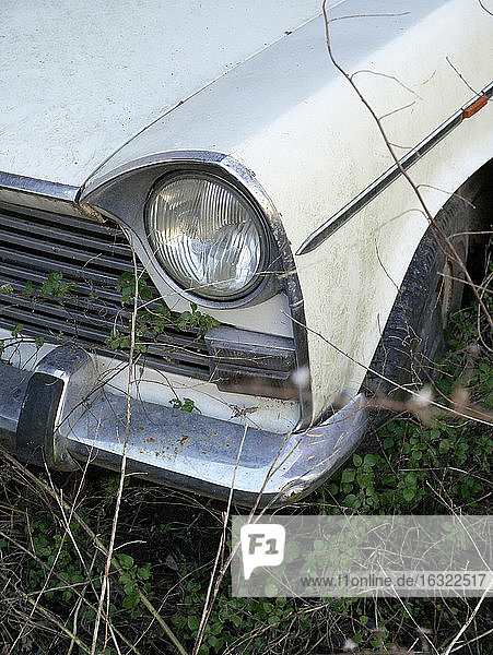 Headlight and car wing of vintage car out of order