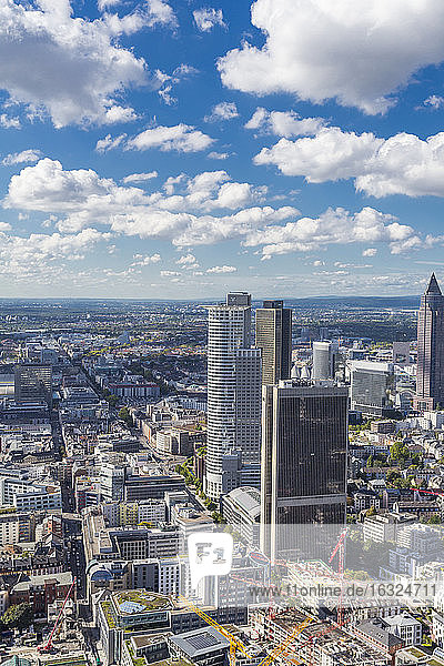 Deutschland  Frankfurt  Blick auf die Stadt mit Finanzviertel vom Maintower