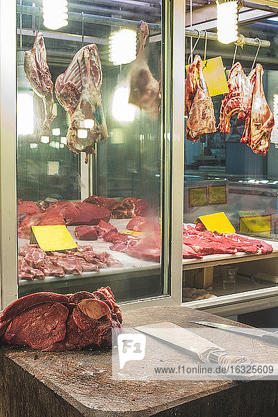 Griechenland  Athen  Piräus  Fleisch auf dem Markt
