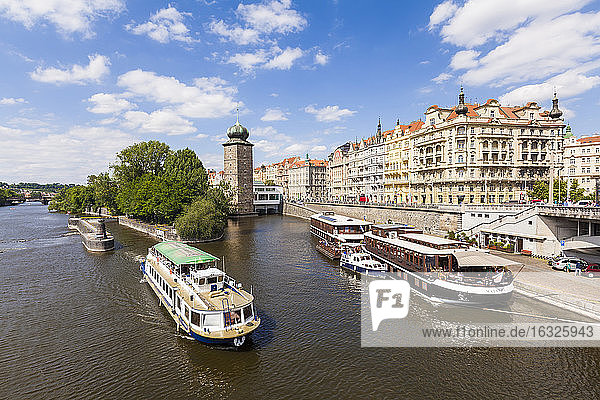 Tschechische Republik  Prag  Moldau  Ausflugsschiff  Hotelschiff und Restaurant Matylda