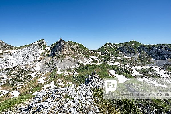 View of the Seekarlspitze and Roßkopf mountains  Haidachstellwand  5-summit via ferrata  hike on the Rofan mountains  Tyrol  Austria  Europe
