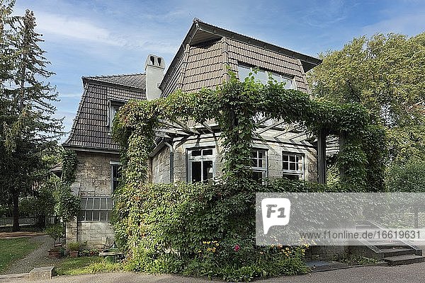 Haus Hohe Pappeln  Gartenansicht  ehemaliges Wohnhaus von Henry van de Velde  Weimar  Thüringen  Deutschland  Europa