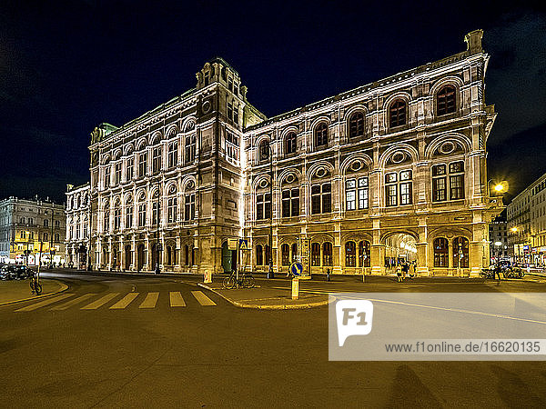 Austria  Vienna  Street in front of Vienna State Opera at night