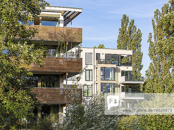 Deutschland  Baden-Württemberg  Tubingen  Moderne energieeffiziente Mehrfamilienhäuser im Stadtteil Lustnau