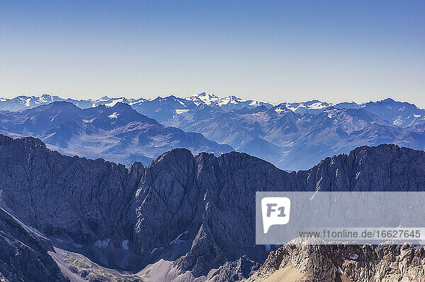 Österreich  Tirol  Blick auf die Gipfel des Wettersteingebirges