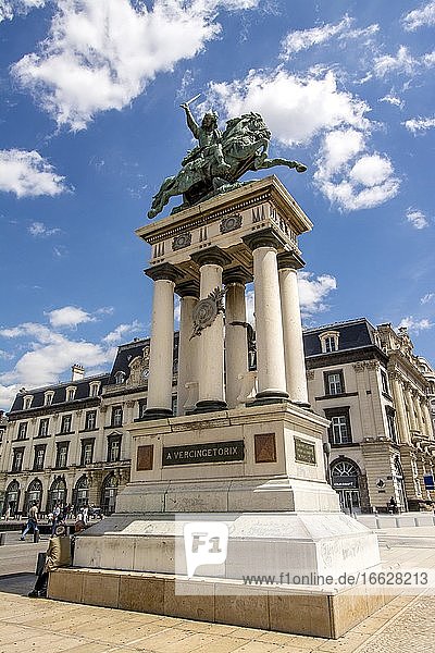 Statue of Vercingetorix in Place de Jaude  Clermont-Ferrand  Puy-de-Dome department  Auvergne Rhone Alpes  France  Europe