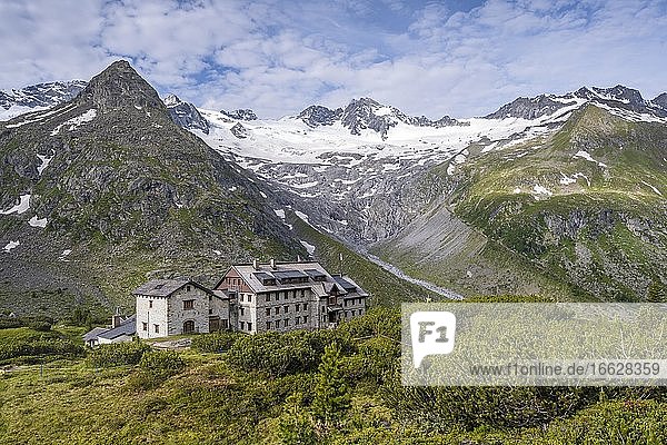 Weg zur Berliner Hütte am Berliner Höhenweg  Berggipfel Steinmandl  Gletscher Waxeggkees  Zillertaler Alpen  Zillertal  Tirol  Österreich  Europa