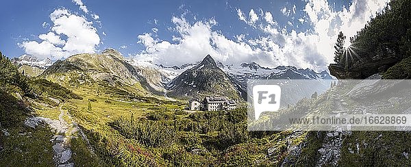 Alpenpanorama  Berliner Hütte am Berliner Höhenweg  Berggipfel Steinmandl  Gletscher Waxeggkees und Hornkees  Zillertaler Alpen  Zillertal  Tirol  Österreich  Europa