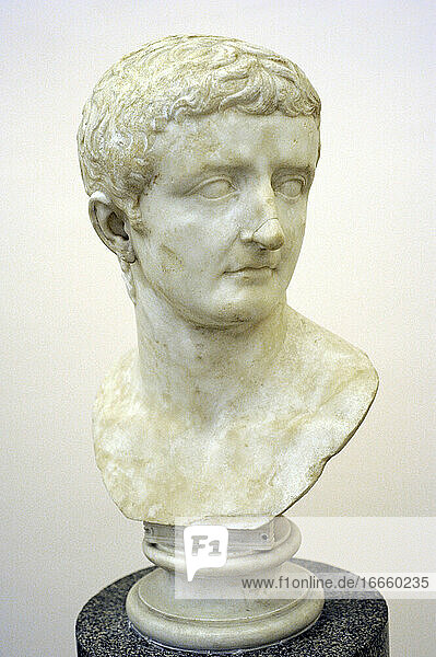 Tiberius (42 v. Chr. - 37 n. Chr.). Römischer Kaiser. Julisch-Claudische Dynastie. Büste. 30 NACH CHRISTUS. Archäologisches Nationalmuseum. Neapel. Italien.
