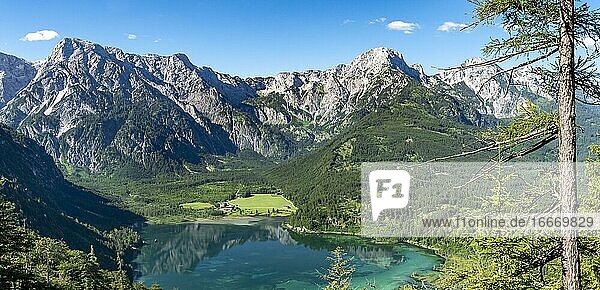 Almsee Lake  Totes Gebirge mountain range  Almtal Valley  Salzkammergut  Upper Austria  Austria  Europe