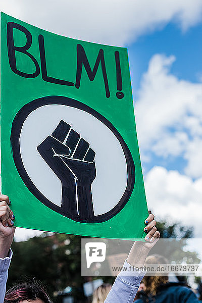 Friedliche Demonstration in ländlicher Kleinstadt  Kalifornien BLM-Protest
