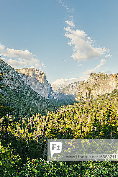 Blick auf das Tal des Yosemite-Nationalparks in Nordkalifornien.