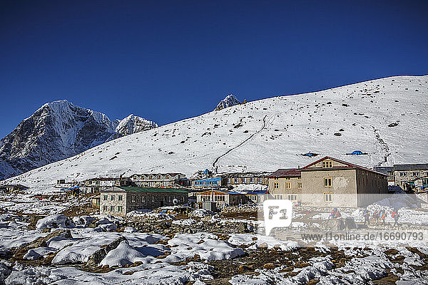 Teehäuser für Wanderer in Gorakshep in der Nähe des Everest Base Camps.