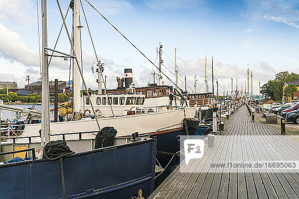 Freilichtmuseum Skeppsholmsgarden mit historischen Schiffen