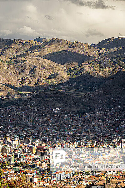 Blick auf die Stadt Cusco von Sacsayhuaman aus gesehen  Peru