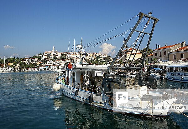 Fischerboote im Hafen von Vrsar  Adriaküste  Istrien  Kroatien  Europa