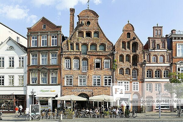 Town houses Am Sande  North German brick houses with stepped gables  Lüneburg  Lower Saxony  Germany  Europe