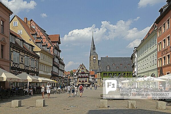 Market place with market church St. Benediktii and town hall  Quedlinburg  UNESCO World Heritage Site  Saxony-Anhalt  Germany  Europe