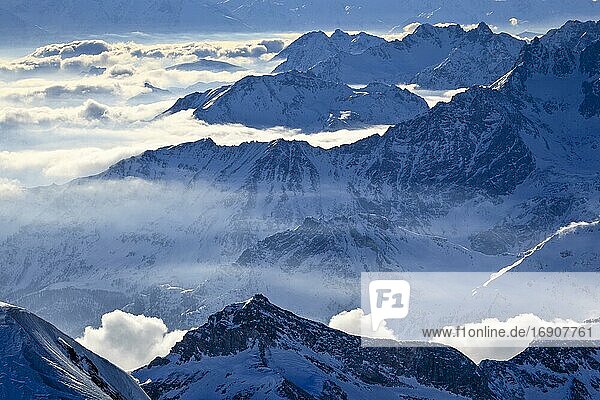 Italiensiche- und Französische Alpen  Aussicht vom Klein Matterhorn  Schweiz  Europa