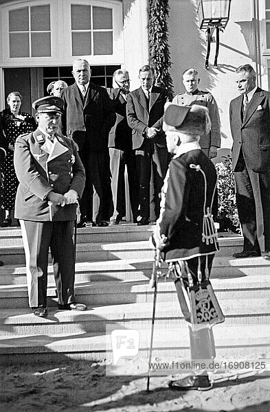 Hermann Göring und Paul von Hindenburg  historische Aufnahme  ca. 1933  Deutschland  Europa
