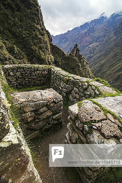 Inka-Ruinen eines Tambos namens Runkuraqay auf dem Inka-Pfad Trek Tag 3  Region Cusco  Peru