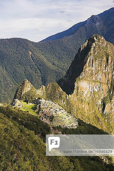Machu Picchu Inka-Ruinen und Huayna Picchu (Wayna Picchu)  Region Cusco  Peru