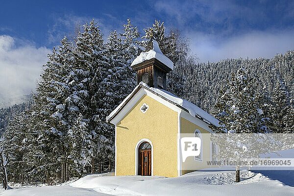 Kapelle Maria Schnee im Winter  Tirol  Österreich  Europa