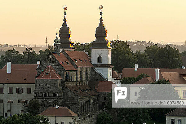 St. Prokopius-Basilika bei Sonnenuntergang  UNESCO  Trebic  Region Vysocina  Tschechische Republik