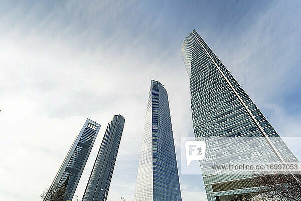 Spanien  Madrid  Hohe moderne Wolkenkratzer