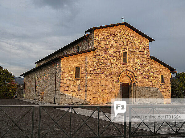 Kirche von Sant'Orante  Fucino-Ebene  Ortucchio  Abruzzen  Italien