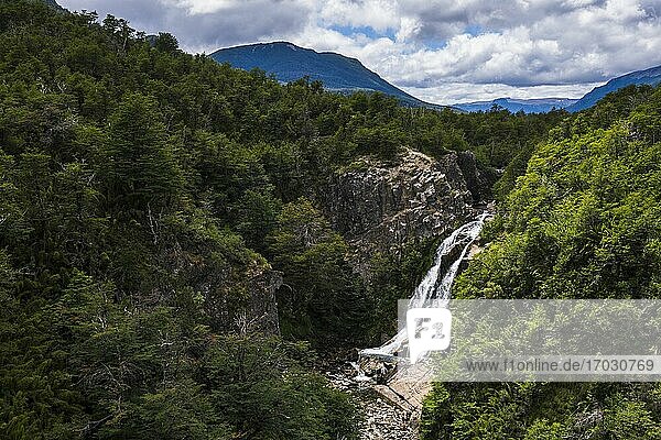 Vullignanco-Wasserfall (Cascada Vullignanco)  Bariloche (alias San Carlos de Bariloche)  Provinz Rio Negro  Patagonien  Argentinien