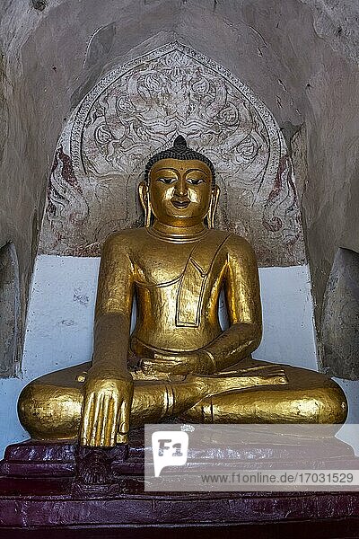 Sitzender Buddha im Manuha-Tempel  Bagan  Myanmar  Asien