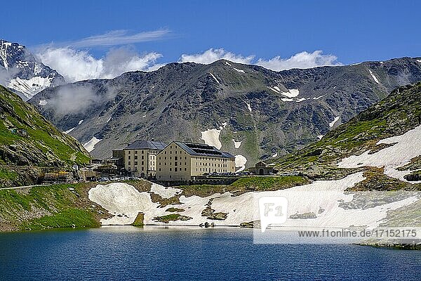 Lago del Gran San Bernardo  Hospiz auf dem Großen St. Bernhard Pass  Col du Grand Saint-Bernard  Aostatal  Italien  Europa