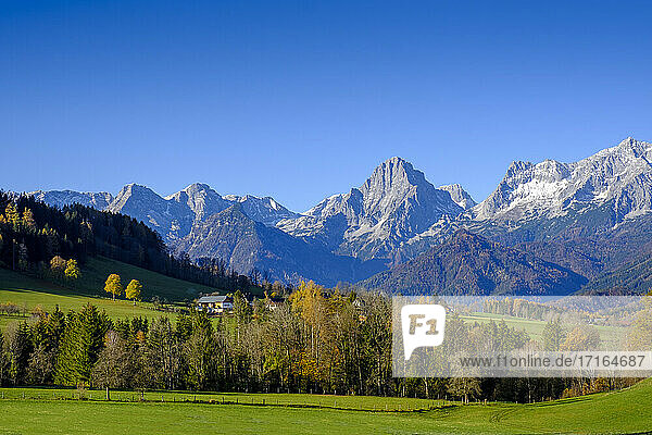 Austria  Upper Austria  Vorderstoder  Clear sky over village in Totes Gebirge range