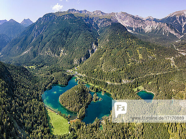 Österreich  Tirol  Samerangersee  Fernsteinsee Luftaufnahme von See und Bergen