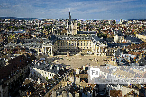 Frankreich  Cote-dOr  Dijon  Fassade des Palastes der Herzöge und Stände von Burgund und umliegende Gebäude