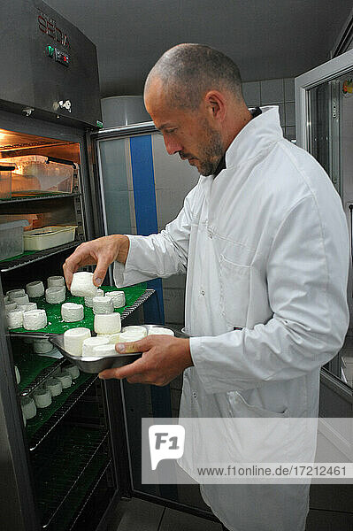 Ziegenzucht und Herstellung von Bio-Produkten aus Ziegenmilch