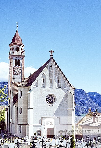 South Tyrol; Province of Bolzano; landscape; Burgraviato; Merano; Tirolo  church  chiesa San Giovanni  St. John| South Tyrol; Alto Adige; landscape; Burgraviato; Merano; Tirolo  church  chiesa San Giovanni  St. John