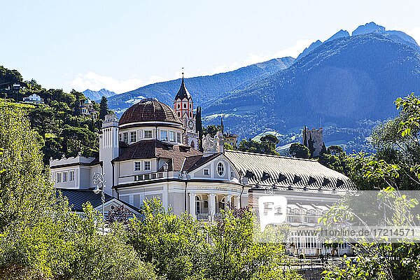 Pfarrkirche zum Hl. Nikolaus - parrocchia San Nicoló  Meran  Merano  Südtirol  Suedtirol  Sued Tirol  alto adige  South Tyrol  Italy