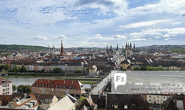 Old bridge over the Main and the city centre  city view  river Main  Würzburg  Franconia  Bavaria  Germany  Europe