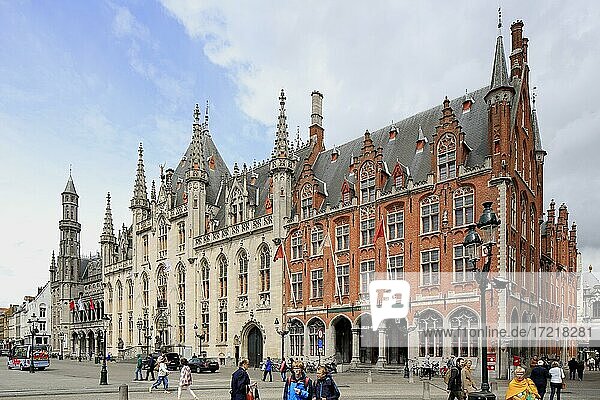 Market with neo-gothic Provinciaal Palace Provinciaal Hof and Post Office  Old Town of Bruges  Benelux  Belgium  Europe