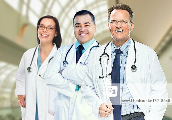Ärztin und Ärzte im Krankenhaus
