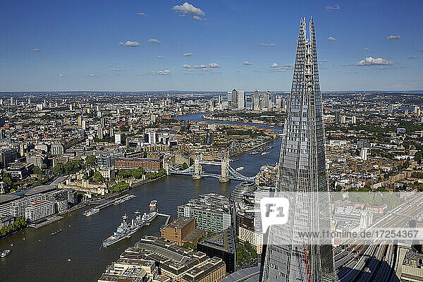 UK  London  Luftaufnahme des Shard und der Tower Bridge