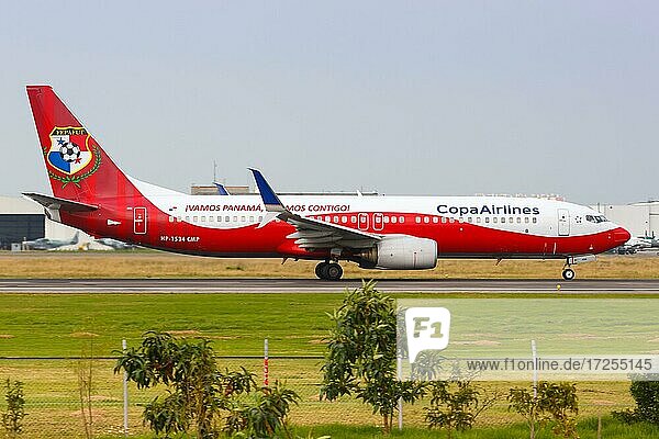 Ein Boeing 737-800 Flugzeug der Copa Airlines mit dem Kennzeichen HP-1534CMP startet vom Flughafen Bogota  Kolumbien  Südamerika
