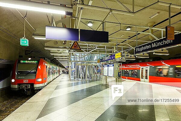 S-Bahn Bahnhof Deutsche Bahn am Flughafen München  Deutschland  Europa
