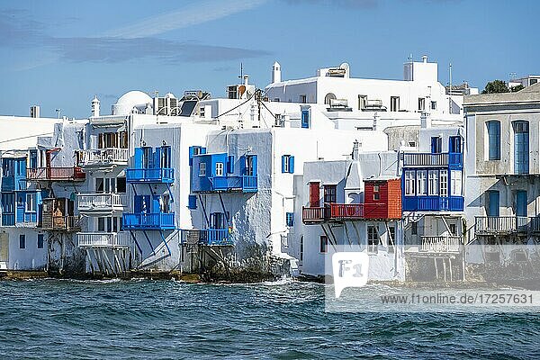 Weiße Häuser am Meer  Klein-Venedig  Chora  Mykonos Stadt  Mykonos  Kykladen  Griechenland  Europa