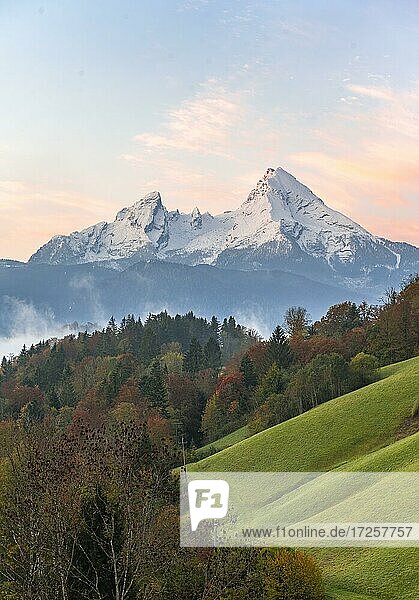 Sonnenaufgang  Schönfeldspitze und der Watzmann  Berchtesgadener Alpen  Berchtesgaden  Berchtesgadener Land  Oberbayern  Bayern  Deutschland  Europa